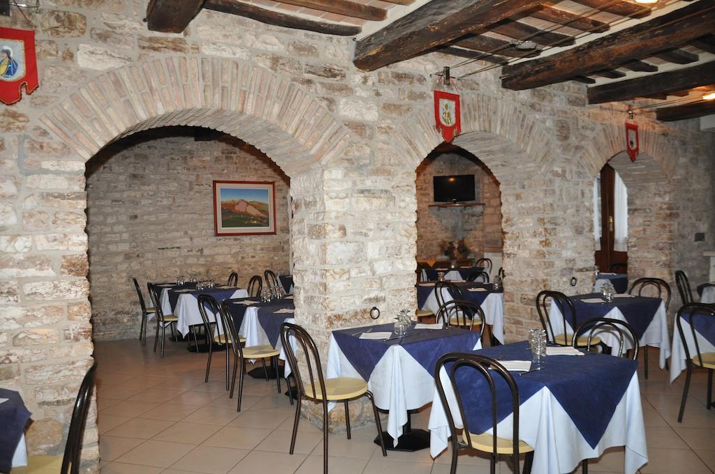 Hotel Tre Ceri Gubbio Exterior photo