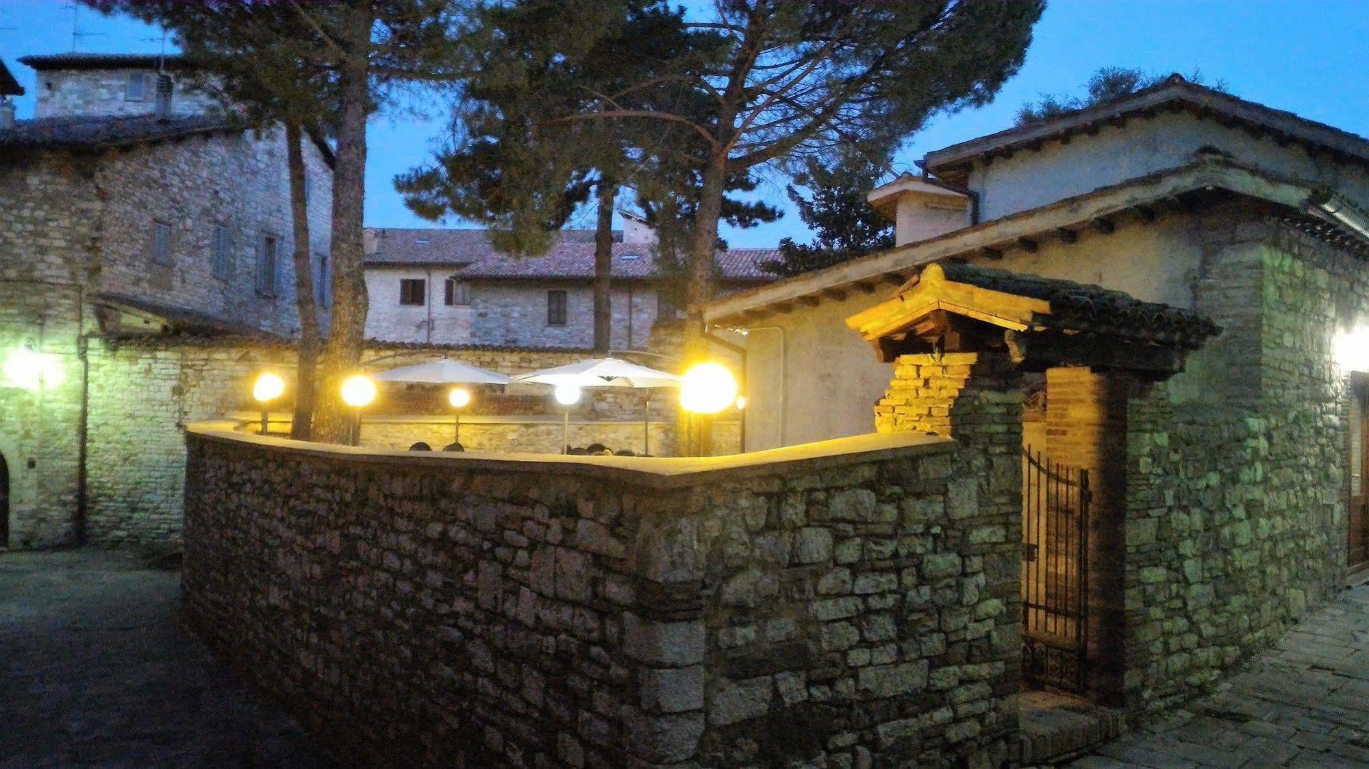Hotel Tre Ceri Gubbio Exterior photo