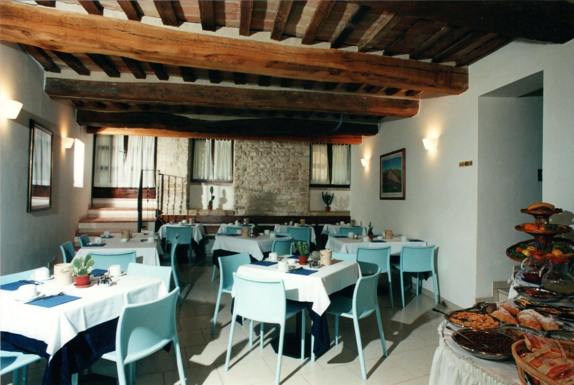 Hotel Tre Ceri Gubbio Exterior photo