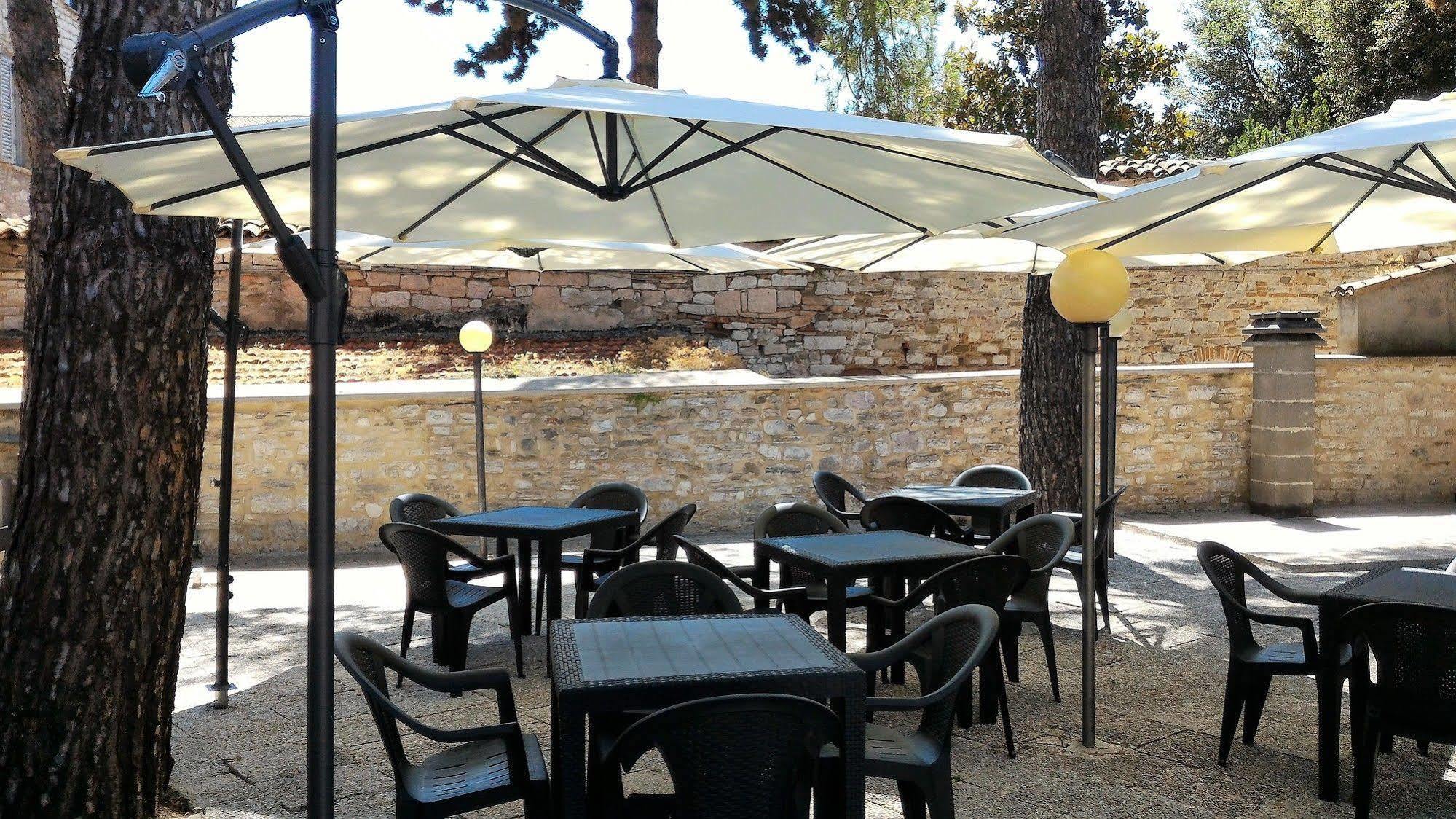 Hotel Tre Ceri Gubbio Exterior photo